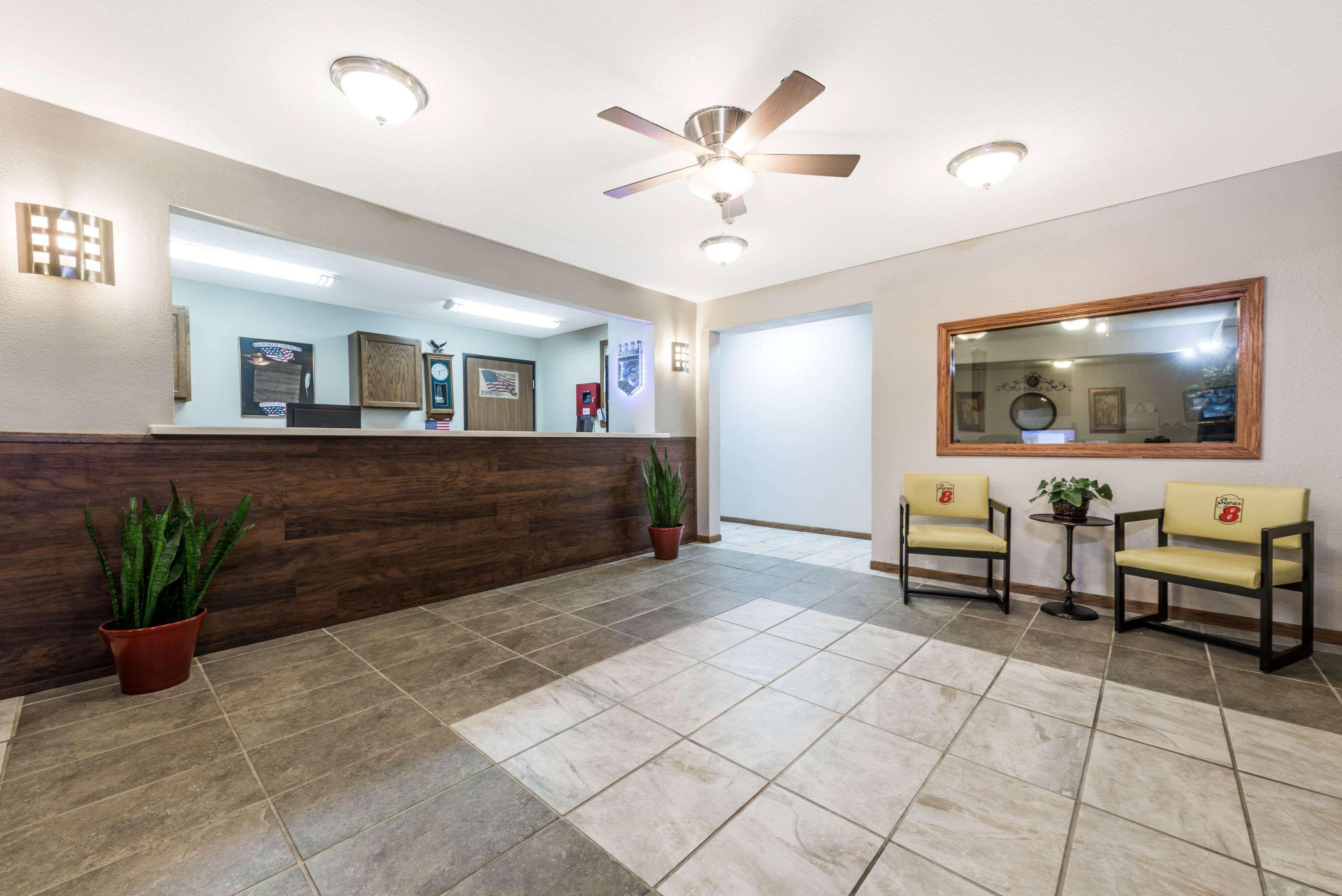 Super 8 By Wyndham Smithville Lake Zewnętrze zdjęcie